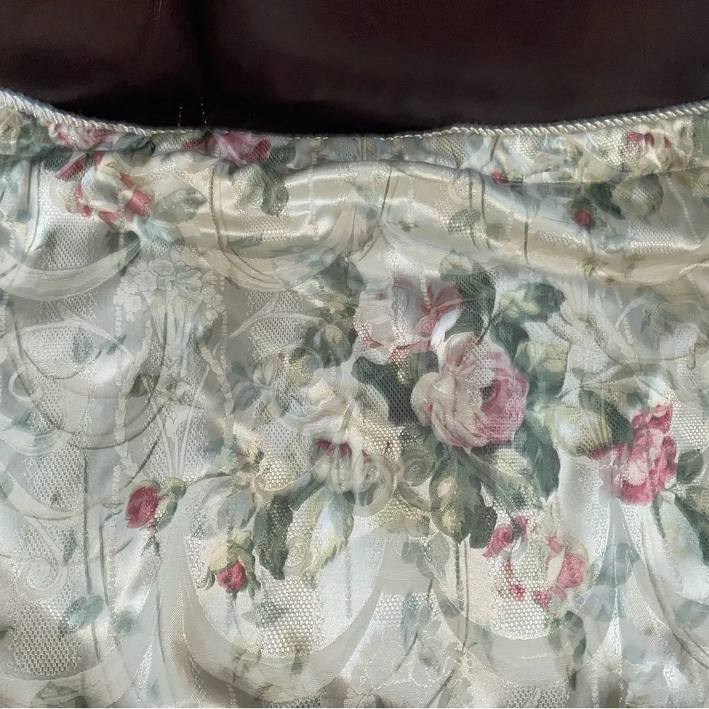 2 Burlington Home Rose Floral Damask King Size Shabby Chic Cottage Pillow Shams